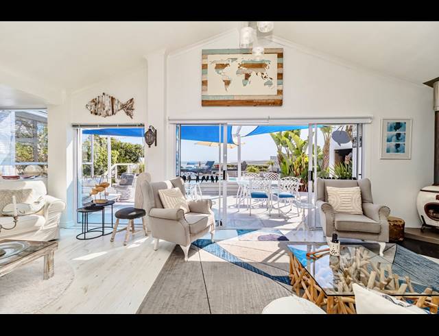 4 BEDROOM HOUSE FOR SALE IN GROTTO BAY